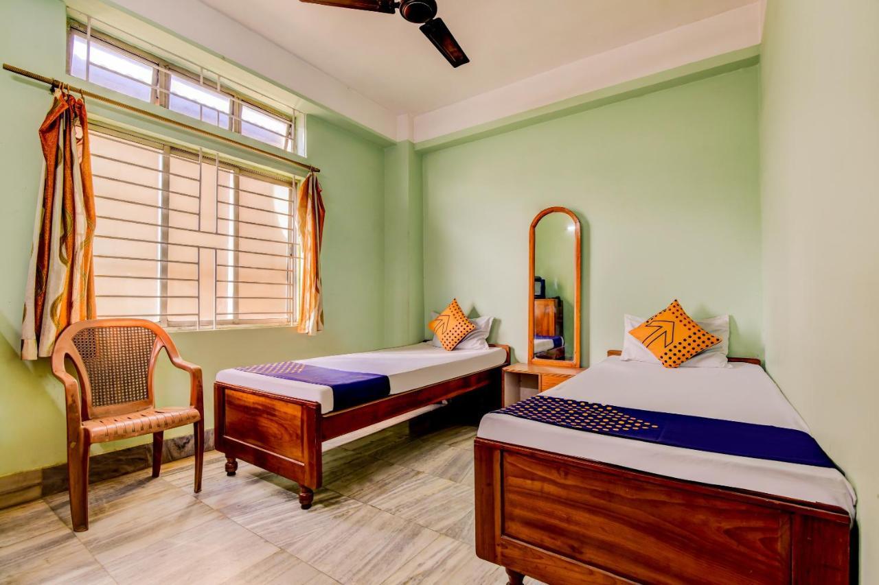 Oyo 63538 Hotel Lotus 1 Khanapara Cameră foto